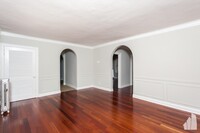 551 W Surf St, Unit #1E in Chicago, IL - Building Photo - Building Photo