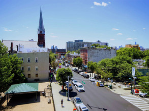 47-45 Vernon Boulevard in Long Island City, NY - Building Photo - Building Photo