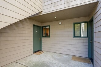 33 Pelican Ln in Redwood City, CA - Building Photo - Building Photo