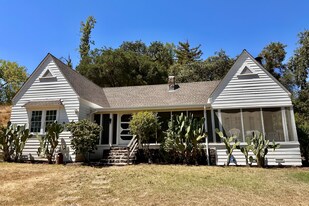 2499 Madrona Ave in St Helena, CA - Building Photo