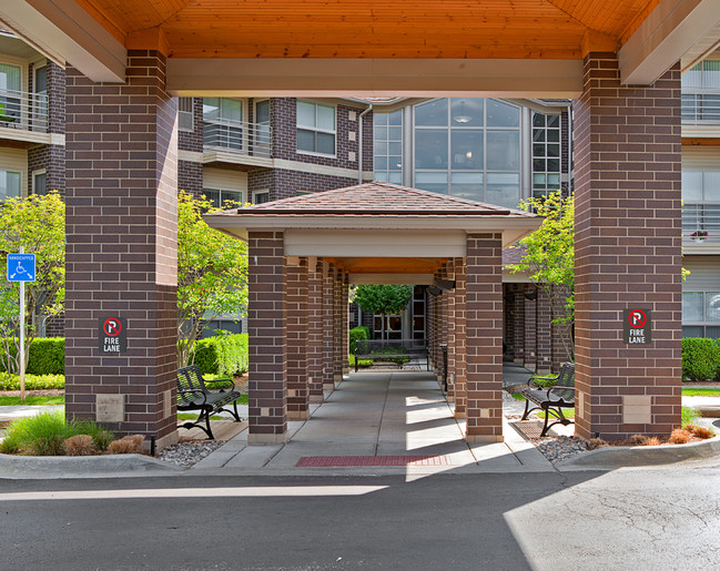 Lillian & Samuel Hechtman Senior Apartments in West Bloomfield, MI - Building Photo - Building Photo