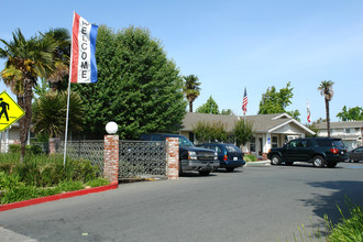 Clayton Crossing in Concord, CA - Building Photo - Building Photo