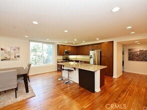 533 Rockefeller in Irvine, CA - Building Photo - Building Photo