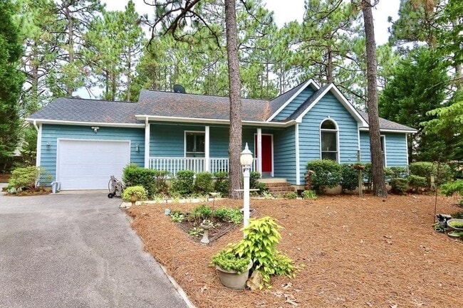 110 Sawmill Rd E in Pinehurst, NC - Building Photo - Building Photo