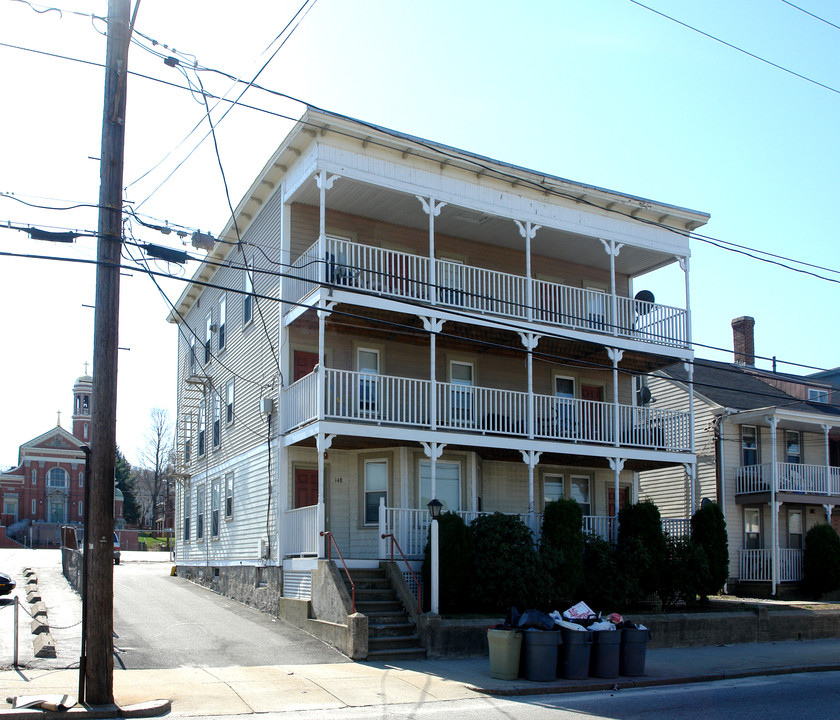 148 Front St in Woonsocket, RI - Building Photo