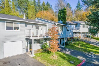 Vista Ridge Townhomes in Lake Oswego, OR - Building Photo - Building Photo