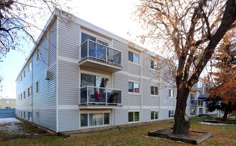 Mary Ann Manor in Edmonton, AB - Building Photo