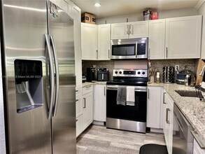 15430 SW 82nd Ln in Miami, FL - Building Photo - Building Photo