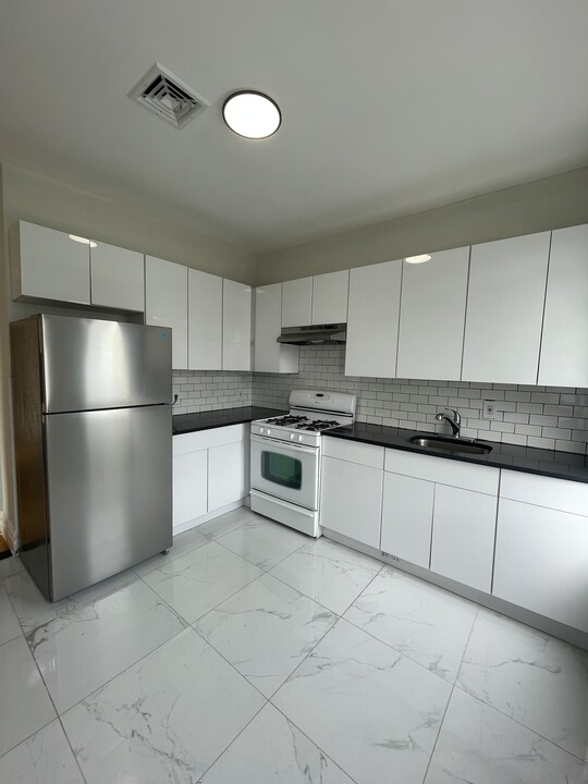 136 Myrtle Ave in Jersey City, NJ - Building Photo
