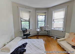 1422 Commonwealth Ave in Boston, MA - Building Photo - Building Photo