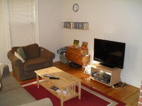 135 Paul Gore St, Unit 2 in Boston, MA - Building Photo - Building Photo