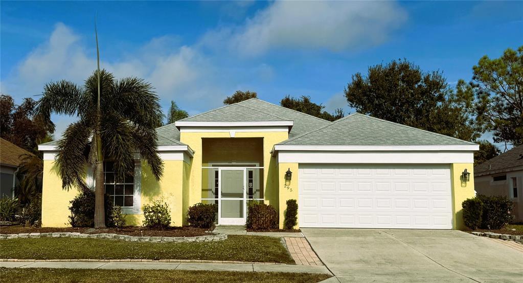 295 Fareham Dr in Venice, FL - Building Photo