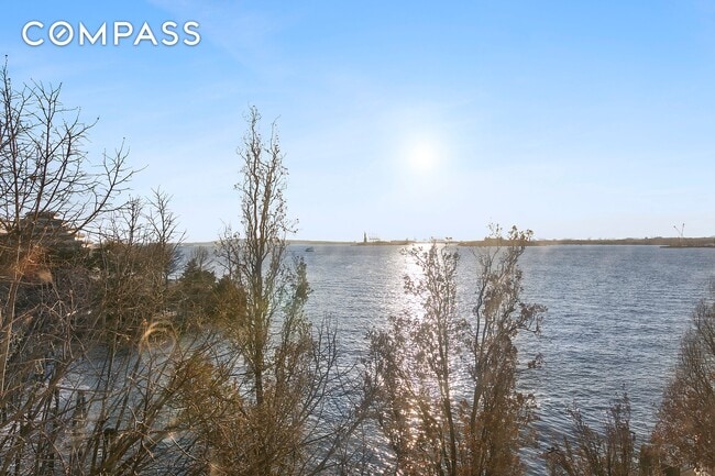 21 S End Ave in New York, NY - Building Photo - Building Photo