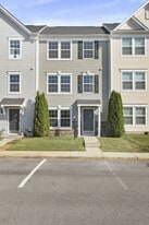 18 Chillingham Ct in Martinsburg, WV - Building Photo