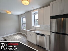 3943 N Janssen Ave, Unit 2 in Chicago, IL - Building Photo