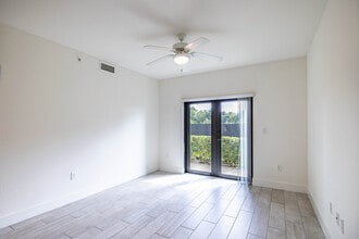 Woodland Grove in Naranja, FL - Building Photo - Interior Photo