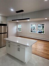 9 Walnut Ln in Harrison, NY - Foto de edificio - Building Photo