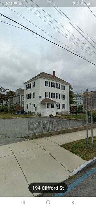 505 Ashley Blvd, Unit 3rd floor in New Bedford, MA - Building Photo