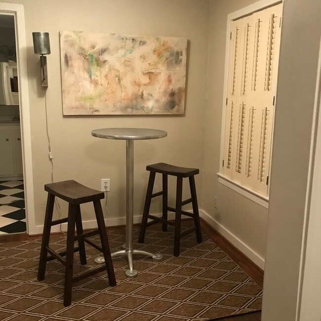 1905 Missouri St, Unit Carriage House, Unit Carriage House