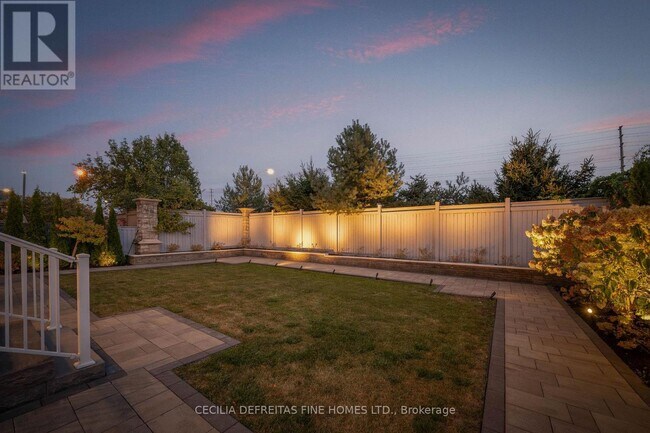 11 Beauvista Ct in Vaughan, ON - Building Photo - Building Photo