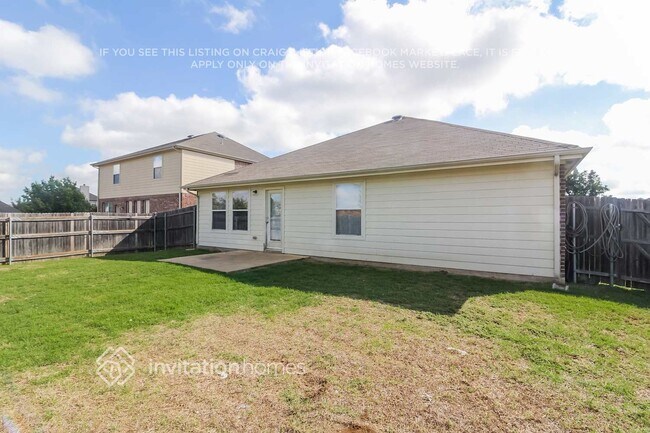 724 W Bend Blvd in Burleson, TX - Foto de edificio - Building Photo