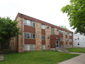 1010 Essex St SE in Minneapolis, MN - Building Photo - Building Photo