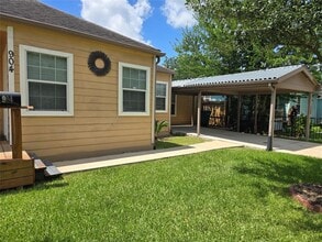 904 Seymour St in Pasadena, TX - Building Photo - Building Photo