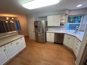 2300 Jefferson Ave NE in Renton, WA - Building Photo - Building Photo