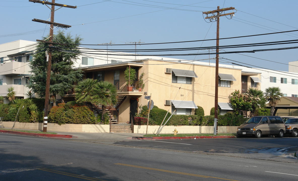 7609 Tobias Ave in Van Nuys, CA - Building Photo