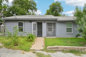8400 Sequoia Dr in Austin, TX - Building Photo - Building Photo
