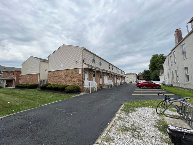 84 W 9th Ave in Columbus, OH - Building Photo - Building Photo
