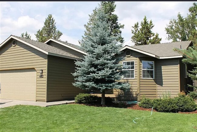 property at 482 SW Forest Grove Dr