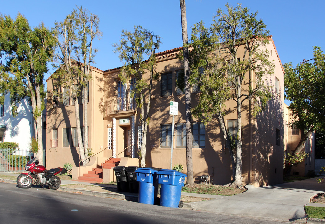 2233 Merton Ave in Los Angeles, CA - Foto de edificio