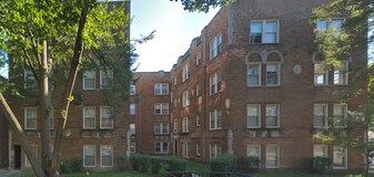 4935 Hull St in Skokie, IL - Building Photo