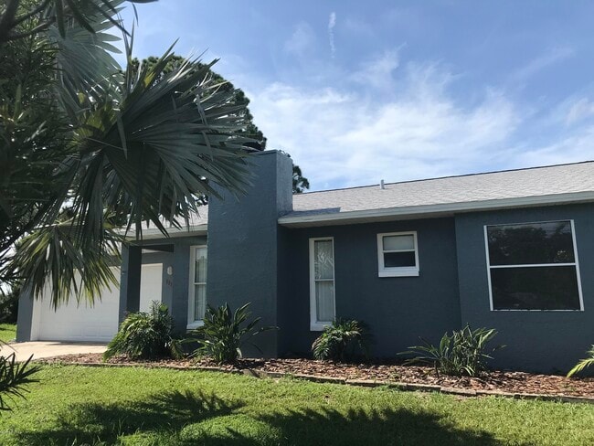 111 Lura Ln