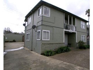 847 Rollins Rd in Burlingame, CA - Foto de edificio