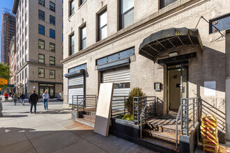 165 Hudson St in New York, NY - Building Photo - Building Photo