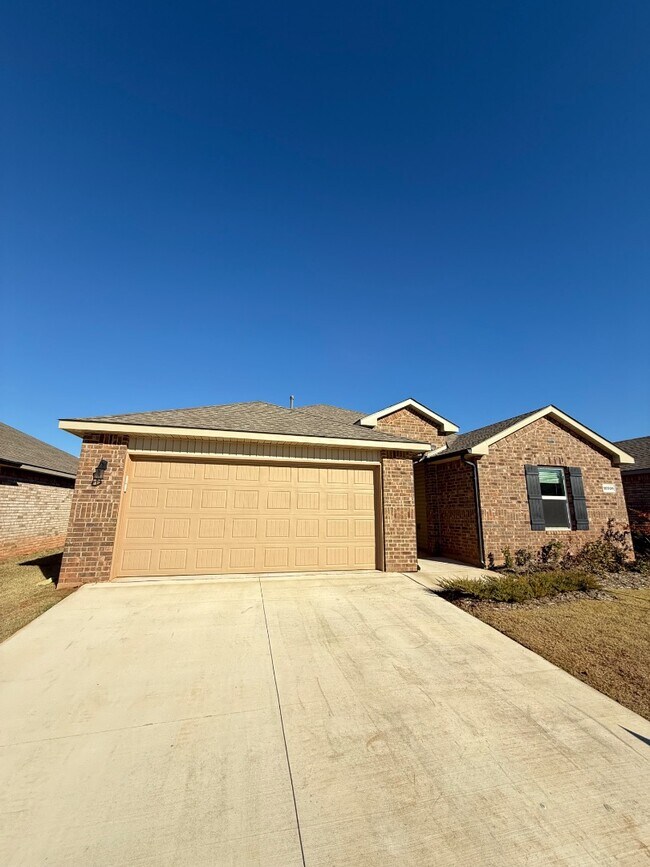 10501 SW 41st St in Mustang, OK - Building Photo - Building Photo