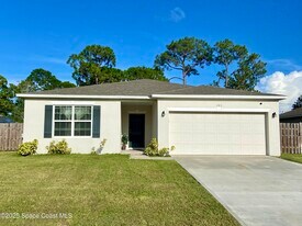 183 Copenhaver Ave NE in Palm Bay, FL - Building Photo