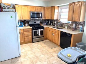 101 Harding Ave-Unit -2nd Fl in Long Beach, NY - Building Photo - Building Photo