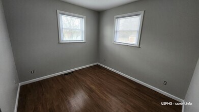 852 Crowden Dr in Cincinnati, OH - Building Photo - Building Photo