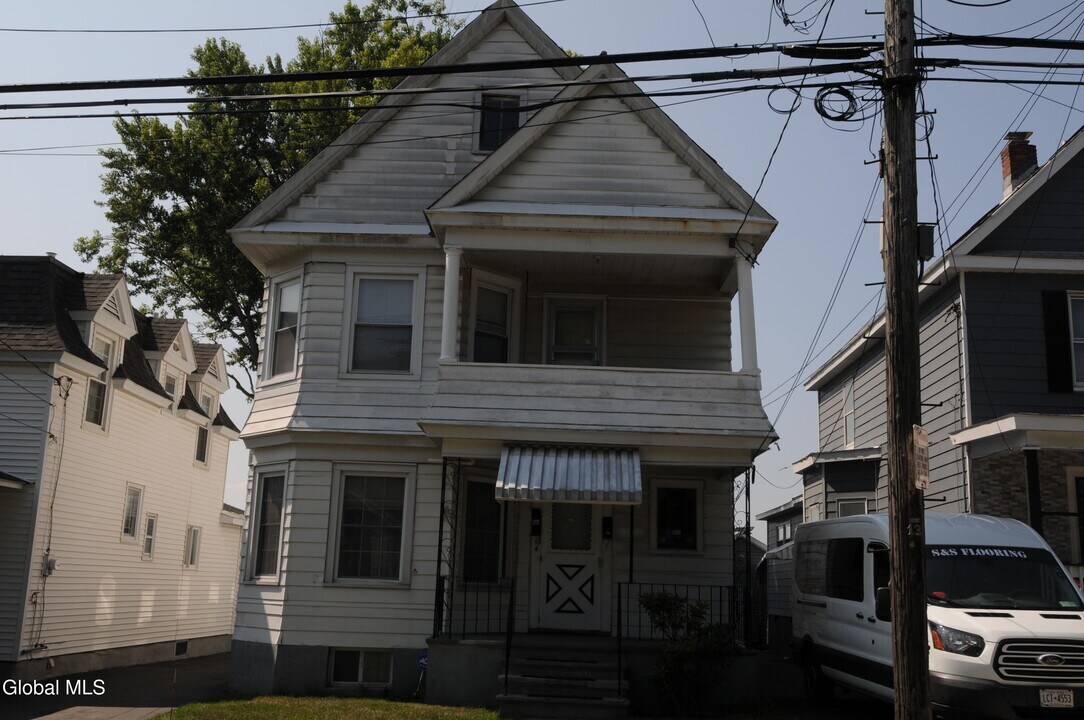 1717 Lenox Rd in Schenectady, NY - Building Photo