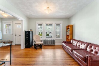 15 Carney St in Medford, MA - Building Photo - Building Photo
