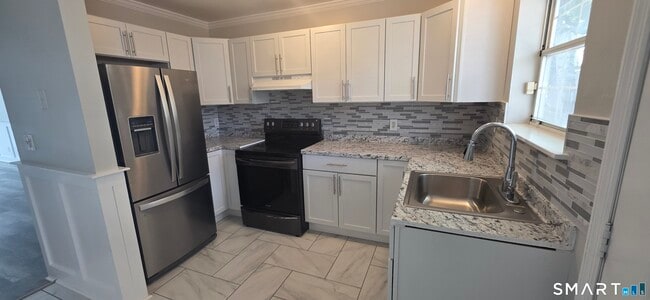 769 Sylvan Ave in Bridgeport, CT - Building Photo - Building Photo