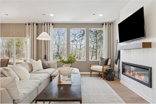 10386 Ithaca Ln N in Maple Grove, MN - Building Photo