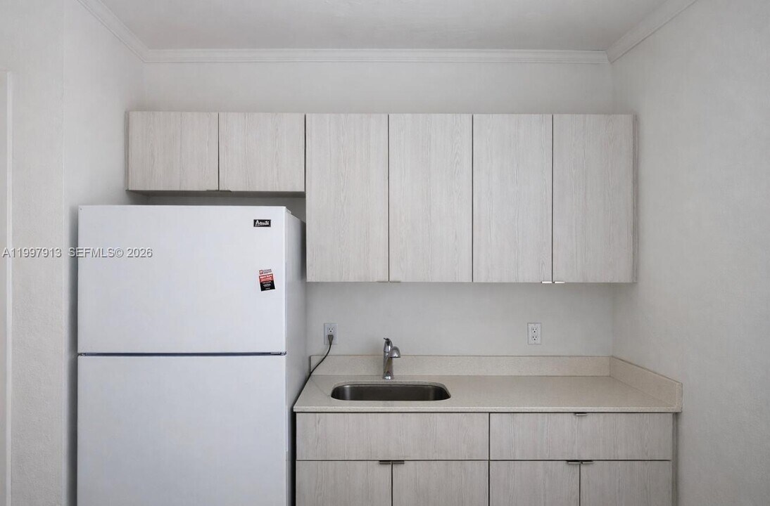 572 NE 67th St in Miami, FL - Building Photo