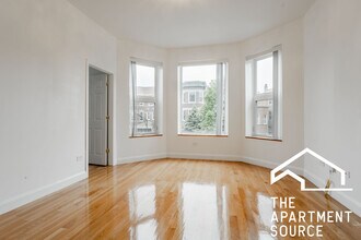 2247 W Iowa St in Chicago, IL - Building Photo - Building Photo