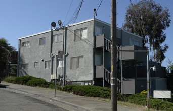 4812-4814 Tompkins Ave in Oakland, CA - Foto de edificio - Building Photo