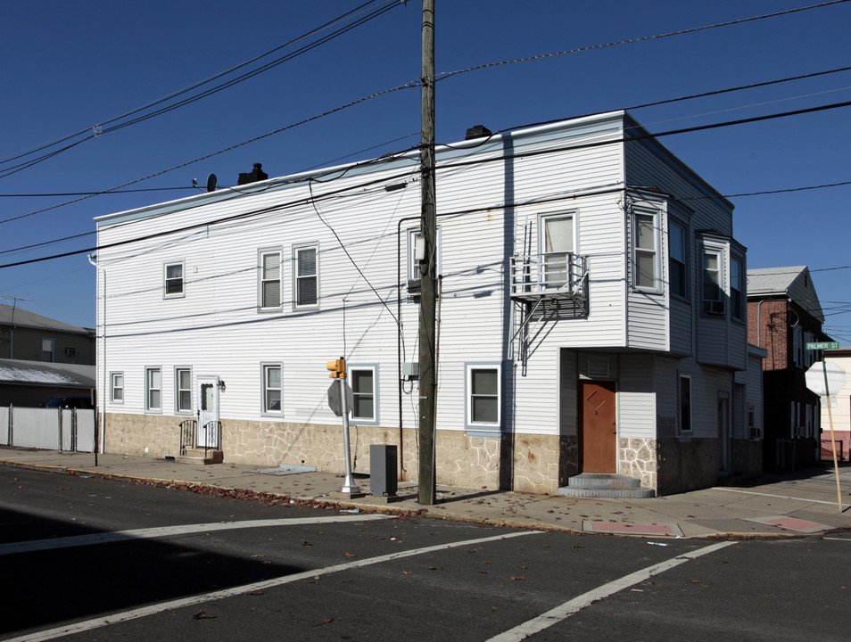 560-562 3rd Ave in Elizabeth, NJ - Building Photo