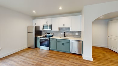 Marquita Court in Dallas, TX - Foto de edificio - Building Photo
